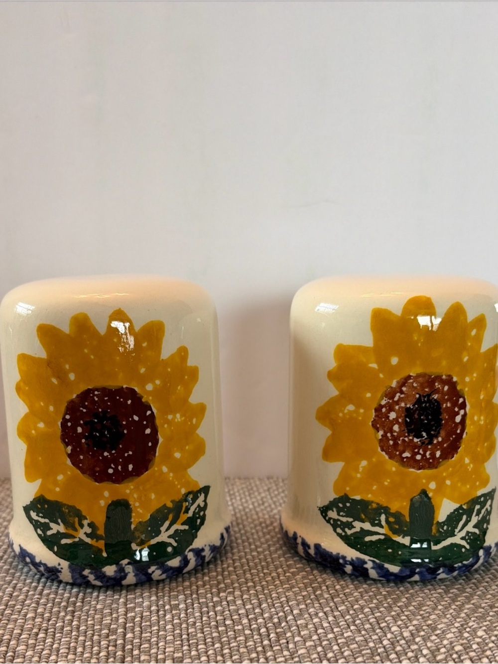 Vintage Spongewear Crock Shop Pottery Sunflower Salt And Pepper Shakers